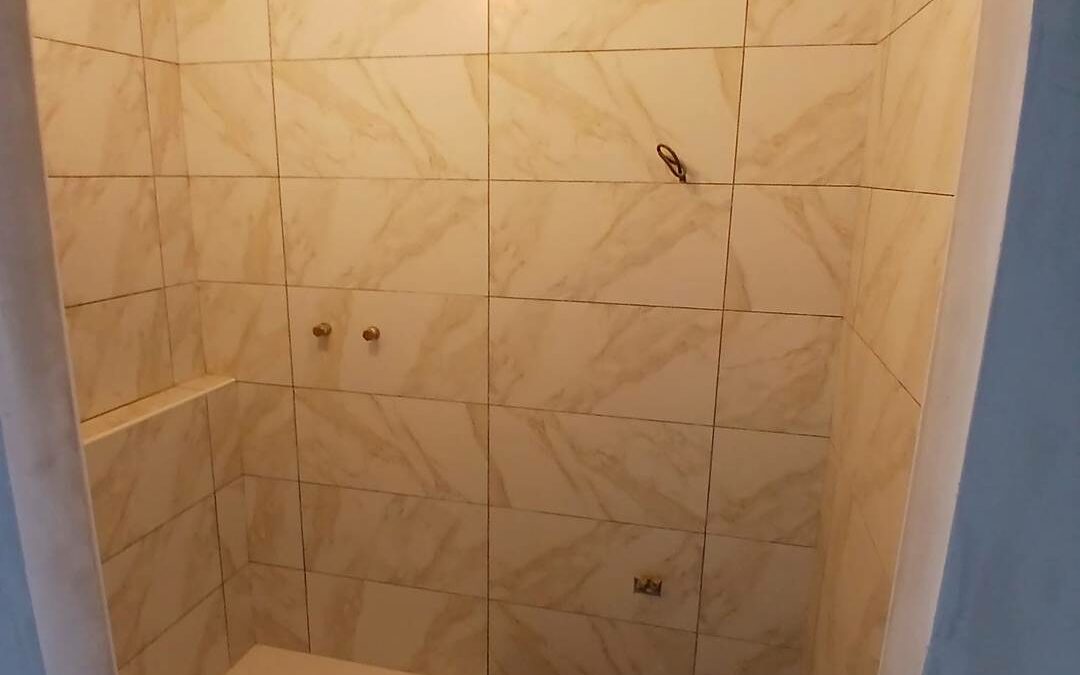 Transformation de salle de bain en cours