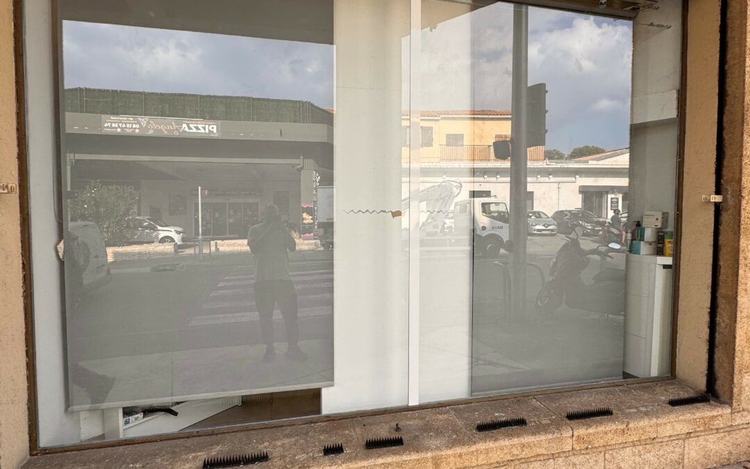 Un vitrage fissuré ? Nos équipes interviennent rapidement pour sécuriser et remplacer !