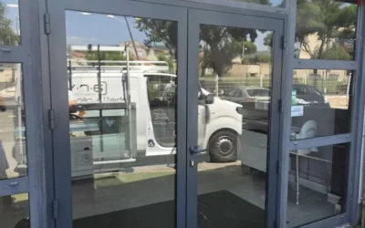 🔧 Changement de porte pour une boulangerie après effraction